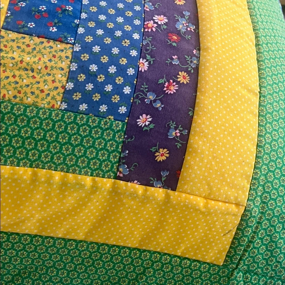 HANDMADE QUILT Pieced LOG CABIN COURTHOUSE STEP Colorful Patchwork Retro